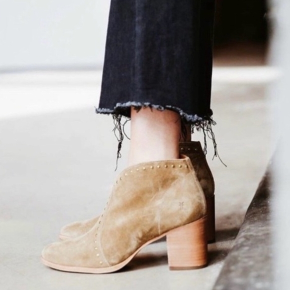 Frye "Nora" Studded Ankle Boots Short Tan Suede Block Heeled | Women's Size 8B - Picture 3 of 14
